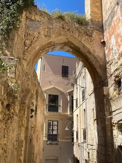 Casa Leonardo, A Panoramic View Of Cagliari With Free Car Parking Lejlighed