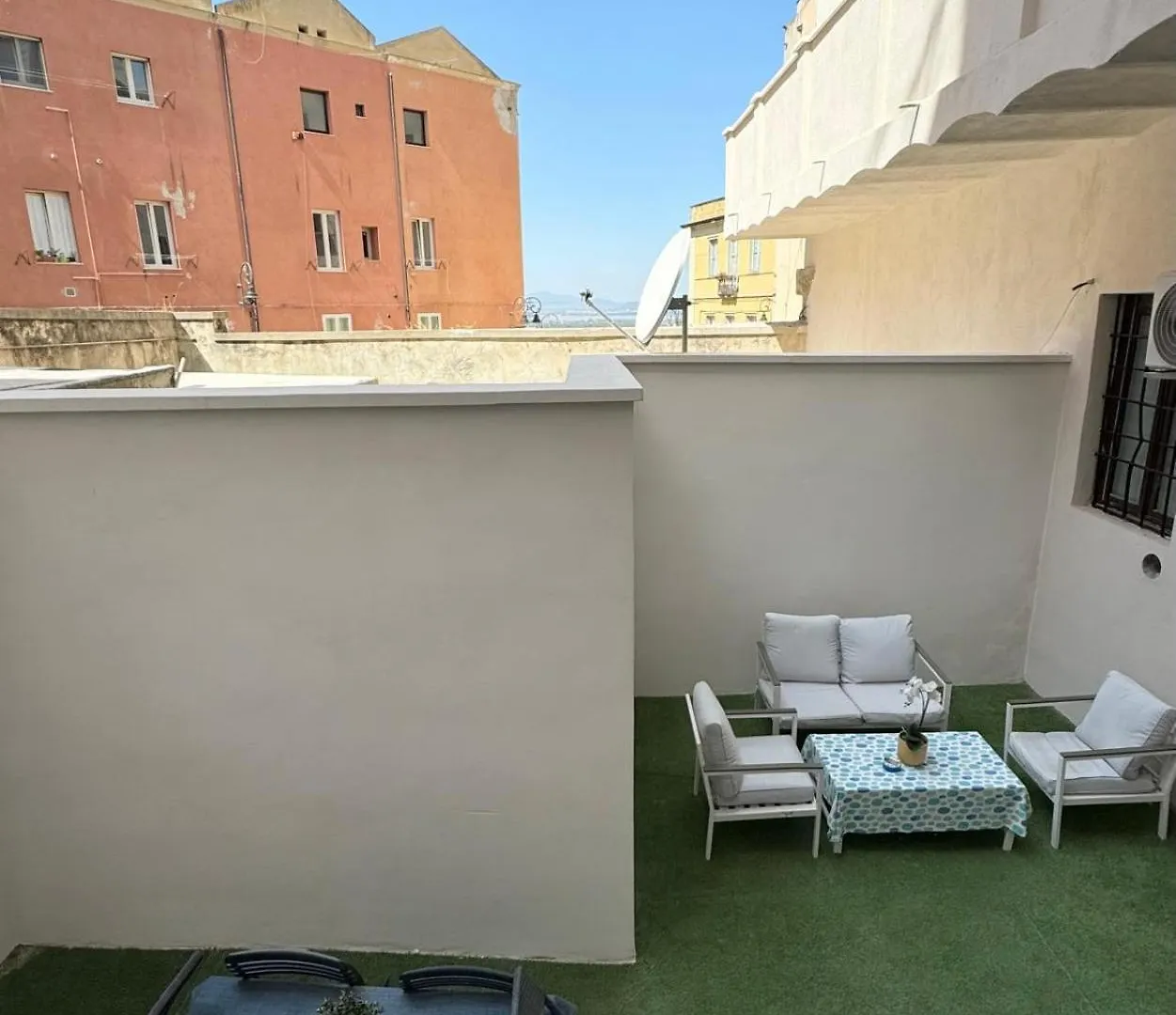 Casa Leonardo, A Panoramic View Of Cagliari With Free Car Parking Lejlighed
